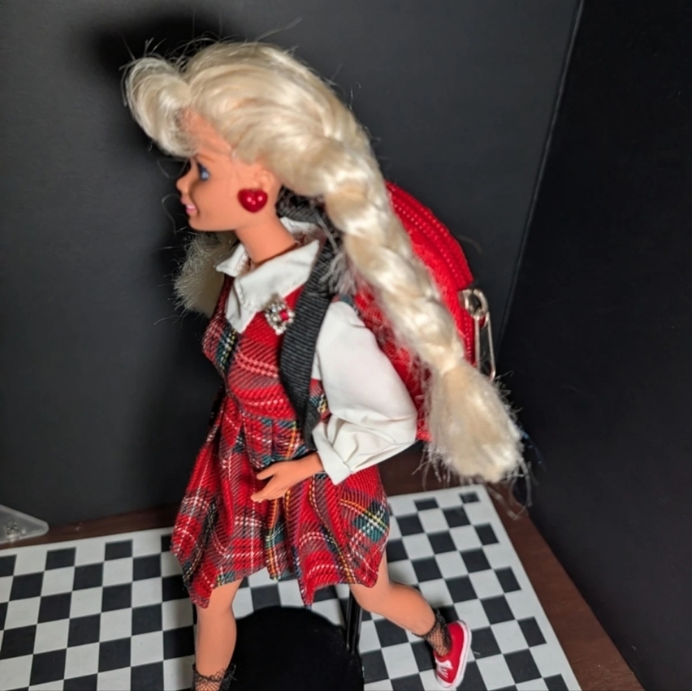 *FINAL PRICE UNLESS BUNDLED Vintage Restyled 90's School Girl Dressed Barbie - Picture 2 of 8